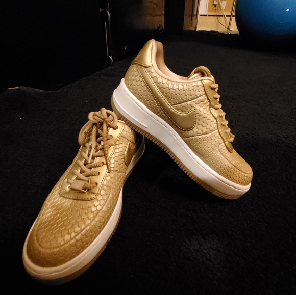 Gold Piranha Air Force Ones - Picture 1 of 5